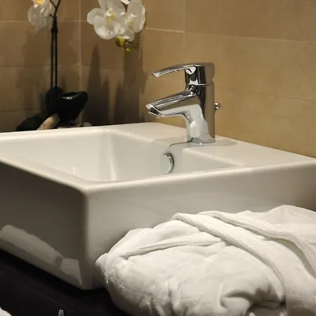 The Royals Experience Naples