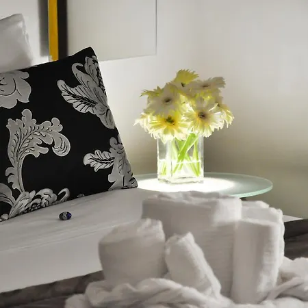 The Royals Experience Bed & Breakfast