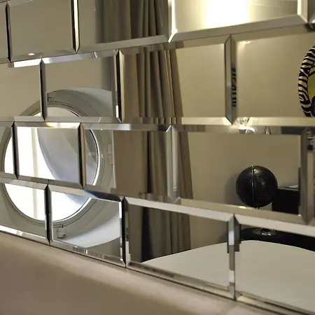 Bed & Breakfast The Royals Experience 2*