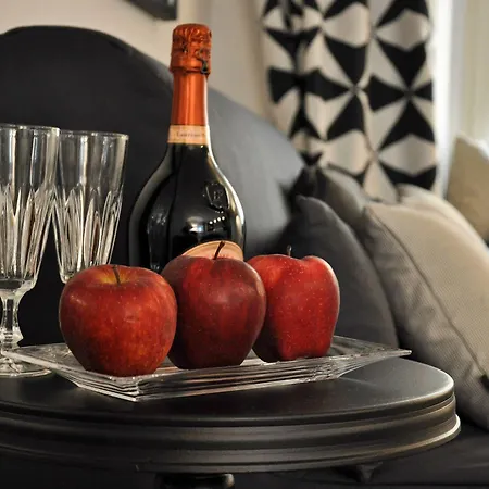 The Royals Experience Bed & Breakfast Napels