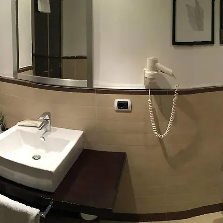 The Royals Experience Napels