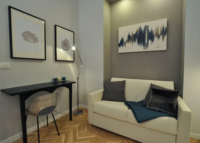 Alojamento de Acomodação e Pequeno-almoço The Royals Experience 2*