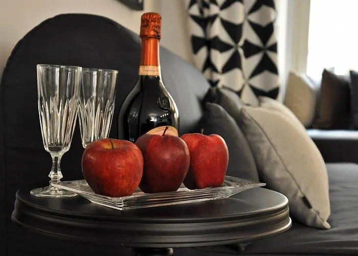 The Royals Experience Alojamento de Acomodação e Pequeno-almoço Nápoles