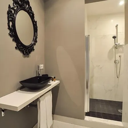 Oda ve Kahvaltı The Royals Experience Napoli