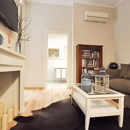 The Royals Experience 2* Napoli