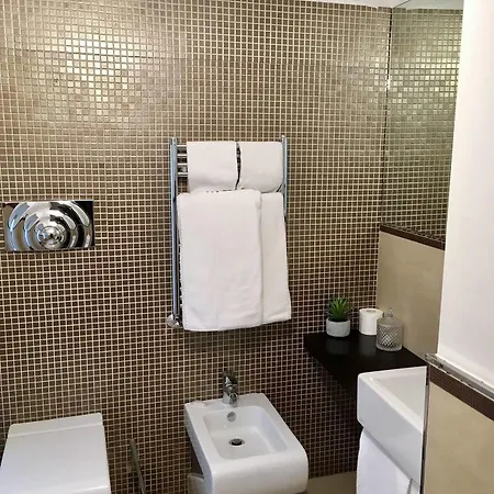 The Royals Experience Oda ve Kahvaltı 2*