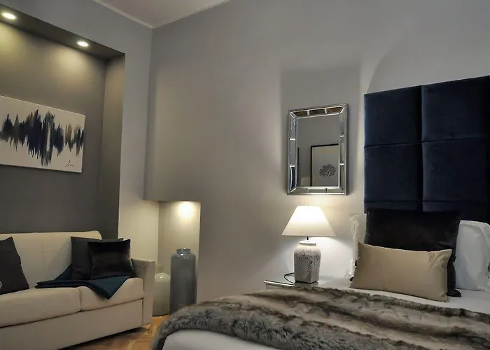 The Royals Experience B&B 나폴리