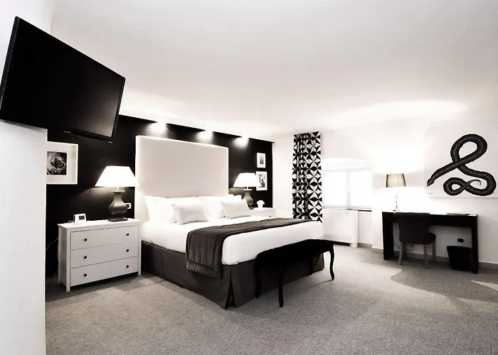 The Royals Experience B&B