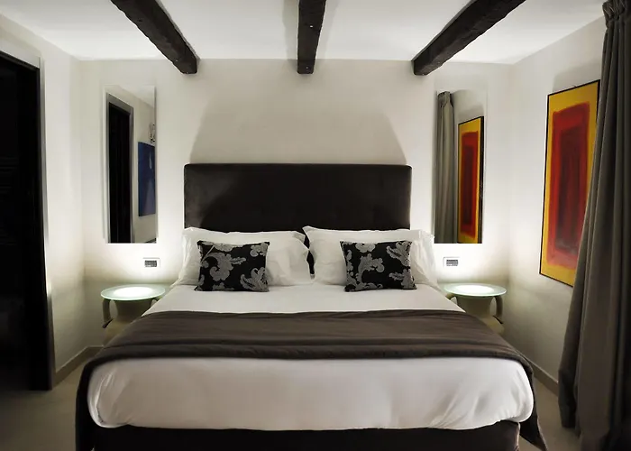 The Royals Experience B&B